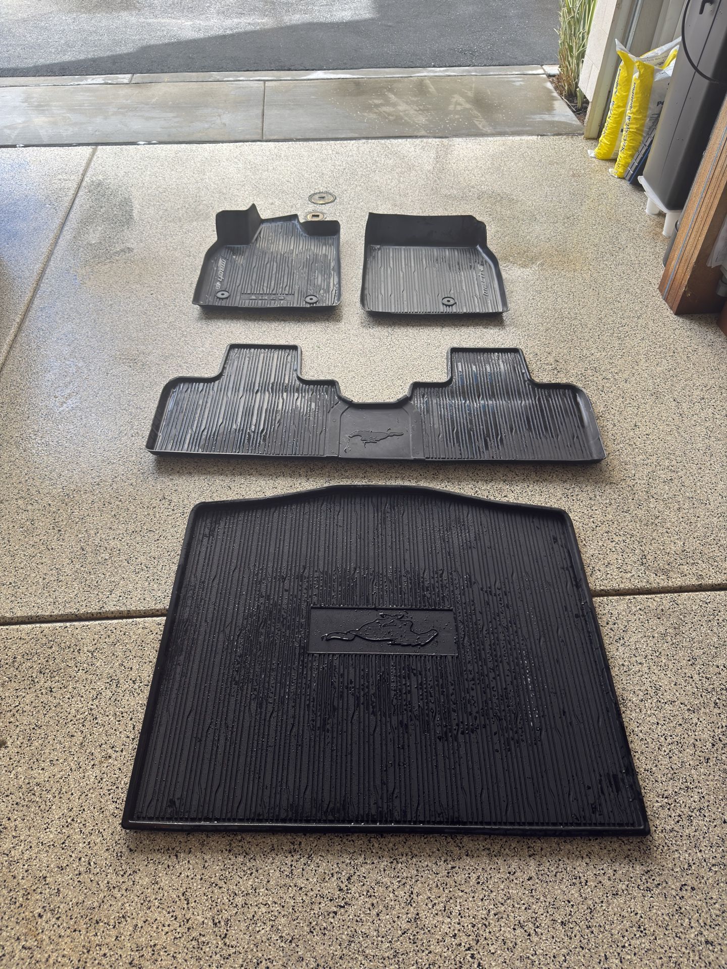 OEM Rubber Floor Mats Ford MME OBO