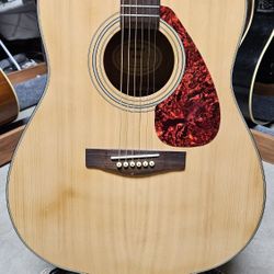 Yamaha F325 Acoustic Guitar 