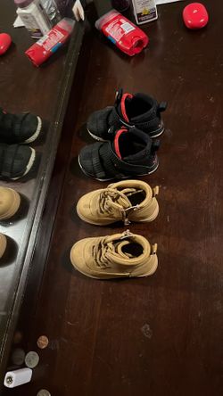 Toddlers Boys Shoes Size 5 & 6 