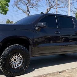 Kmc 445 Beadlock Black / Ring 17x9 6x139.7 +0 Offset With Toyo M/T 35x12.50R17 Tires🔥🔥🔥