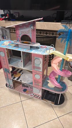 L.O.L. Surprise! O.M.G. Wooden Dollhouse