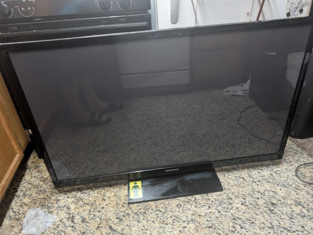 Samsung 51β Flat Screen Smart TV β Works Great