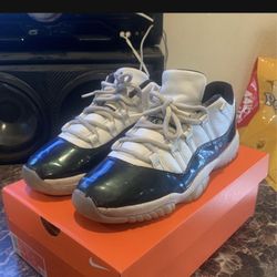 Jordan 11 Emerald 