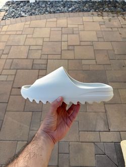 Yeezy YZY YS-01 Slide Cream size 10 & 12