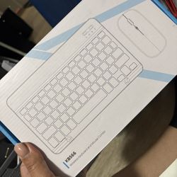 Wireless keyboard and mouse combo with multicolor lights