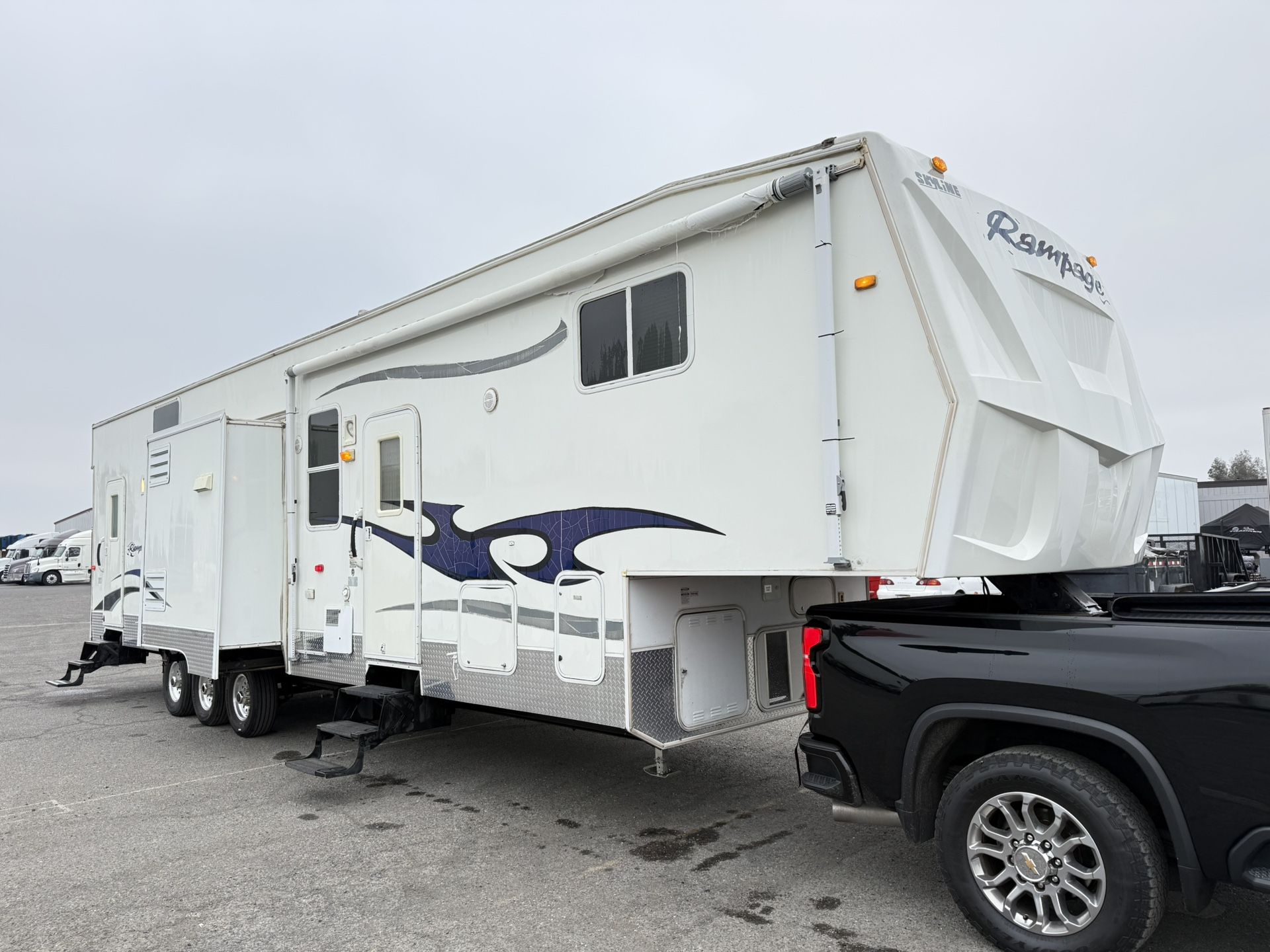 2008 Rampage By Skyline Toy Hauler 40’ w/ 3 Slide Out’s