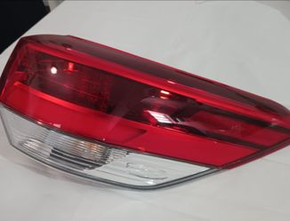 Brand New passenger side light for 2017-2018 TOYOTA Highlander