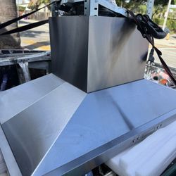 Like New Stainless Steel Range Hood 36 Inch Everything Works, But Two Lights The Other Two Work