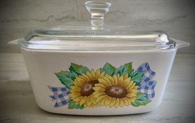 Vintage Corning Ware Sunsations Pattern 1 1/2L  With Lid 