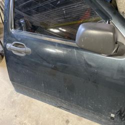 2009 Chevy Colorado Passenger Side Door Complete