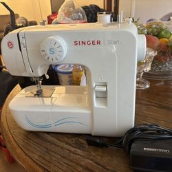 Singer Tradition Sewing Machine 