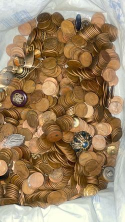 Large Lot of US Copper Pennies Mixed with Misc Items