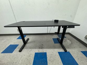 Standing Desk with undercarriage desktop mount