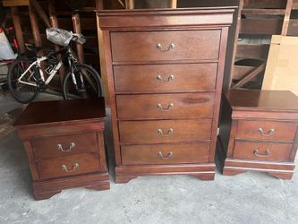 Dresser and 2 nightstands