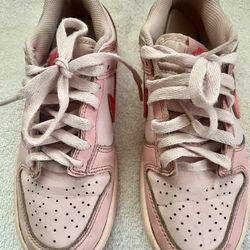 Nike Dunk Low "Triple Pink" sneakers SIZE 3.5Y