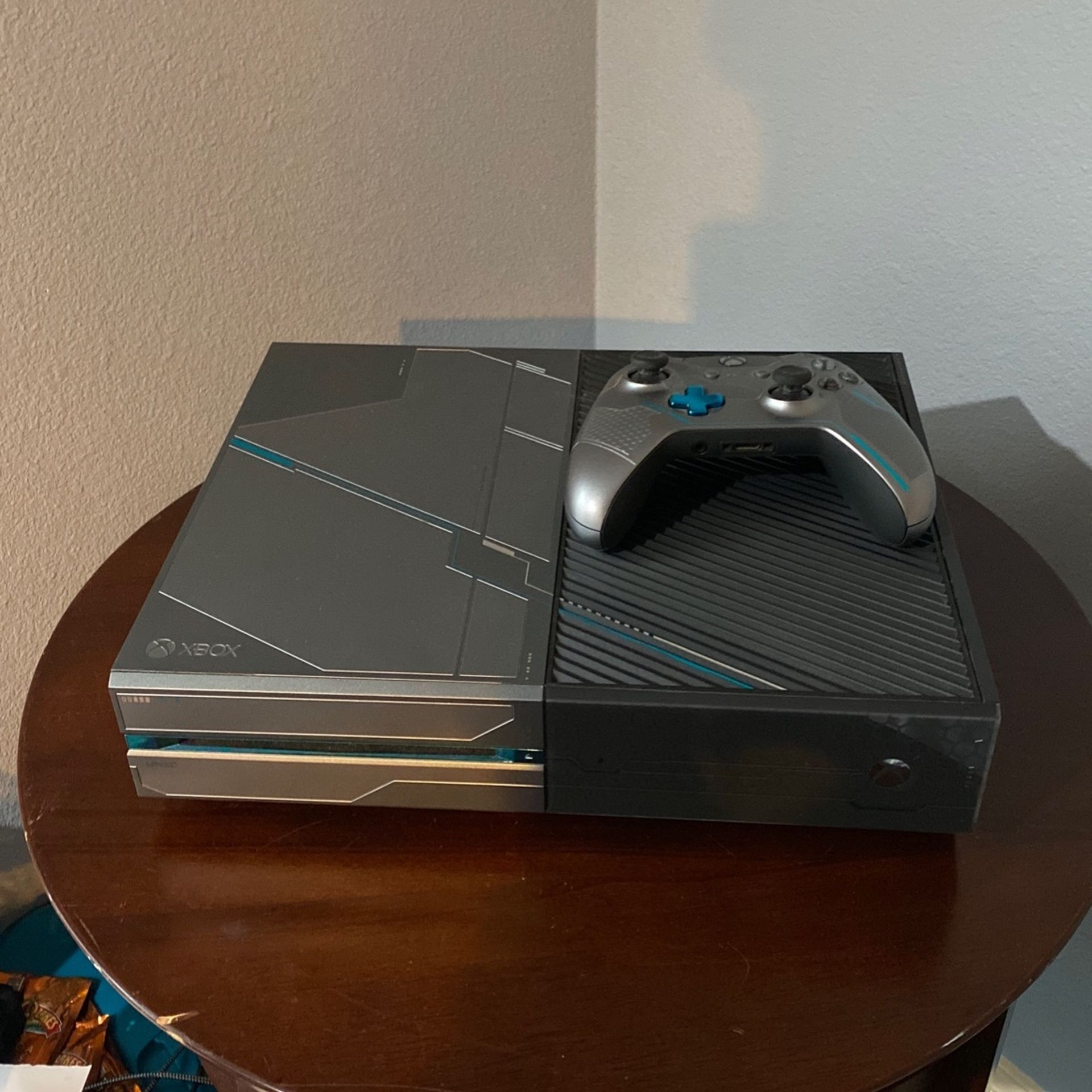 Xbox One Halo 5 Edition One 1tb