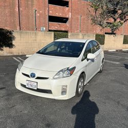 2011 Toyota Prius – Clean Title