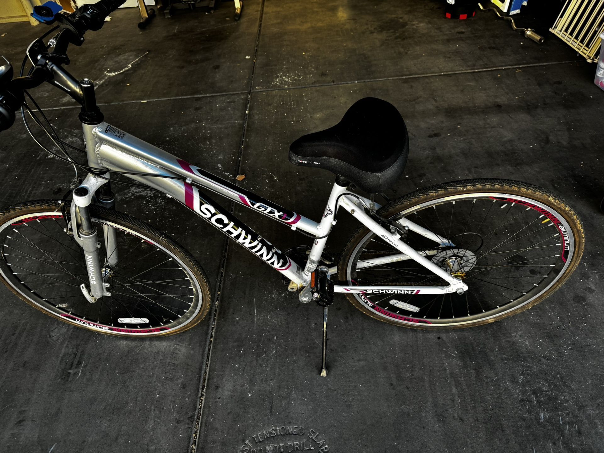 Women’s Bike Schwinn GTX1 Dual Sport