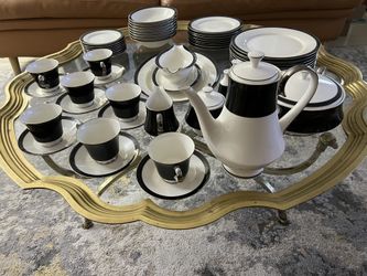 Carico Fine China Mystique 7955 Japan with Platinum Rim 62 PC Set