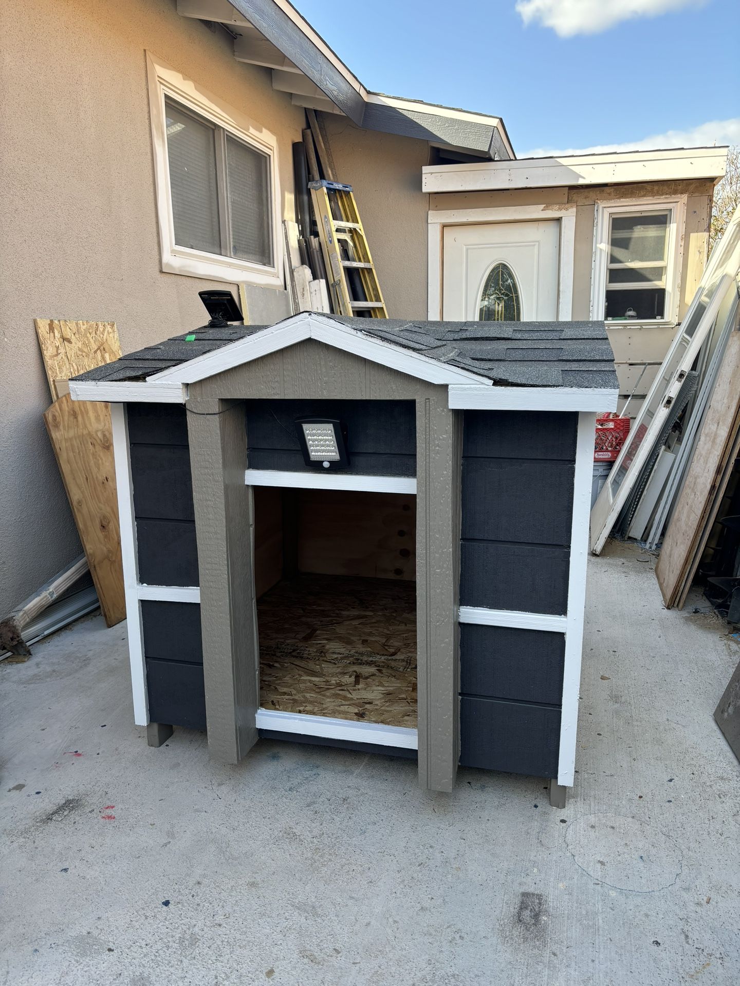 Dog House 