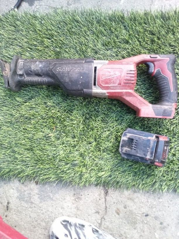 Milwaukee M18 Cordless Sawzall / Reciprocating Saw w/ XC5.0ah Battery
