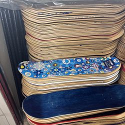 Maple Skateboard Deck Grip And Complete 