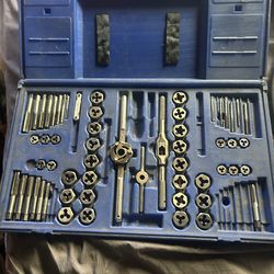 Irwin Hanson ,Deluxe  Tap & Die set solo tiene  58 piezas perdi  las otras deben set 76 completo