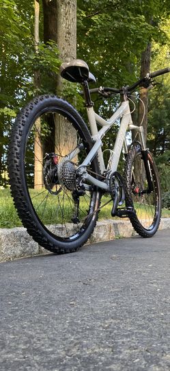 26 GIANT Rainier 27 Speed Mountain Bike Bicycle Pristine Like New Condition for Sale in Mahwah NJ OfferUp