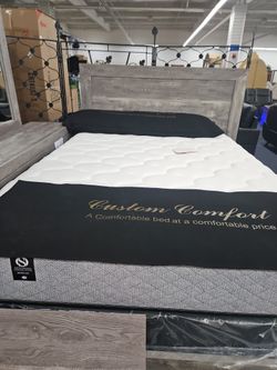 Queen  Bed Set .