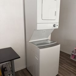 Whirlpool Electric Stacked Laundry Machine 