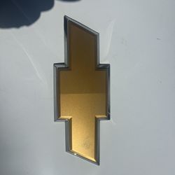 Chevy Tailgate Bow Tie 07-13
