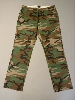 Levi’s 541 Athletic Fit Woodland Camo Chino Pants Like New VNDS