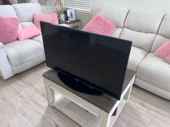 40" Flat Screen TV