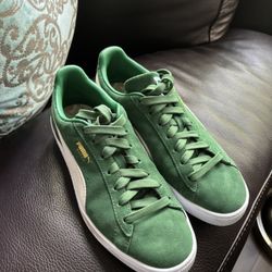 Unisex PUMA Suede Sneakers