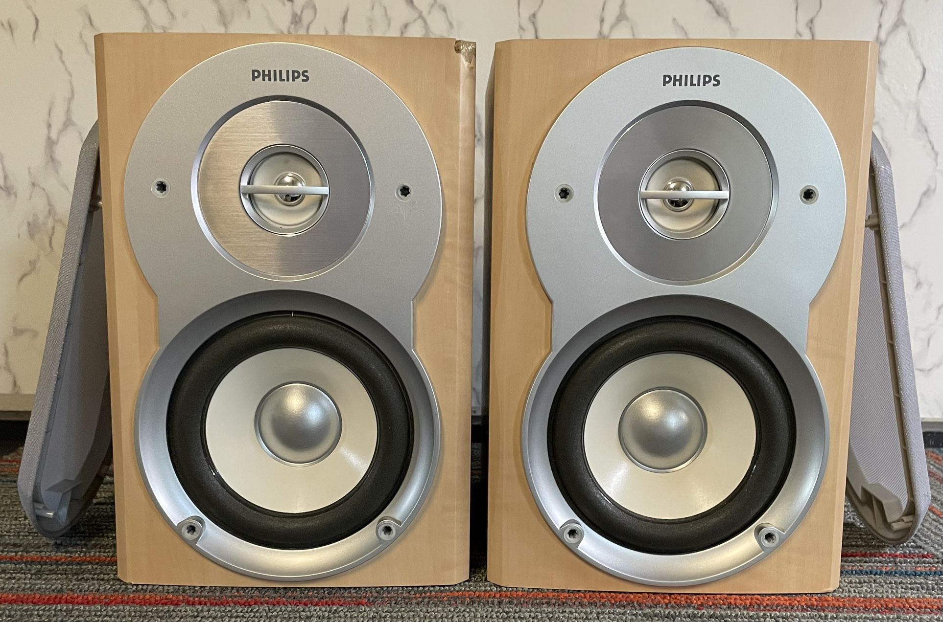 Very Good Philips M530 Bookshelf Speakers
