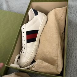 Gucci Shoes 
