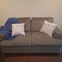 Loveseat & Couch 