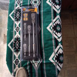 Gearwrench.  . 812230T. . 4 PC Tear Drop 180 Degree Flex Head Ratchet Set