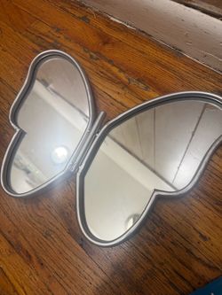 Butterfly mirror