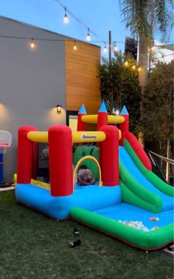 Bounce House (Ages 2-6 y/o)