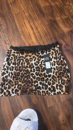 Fashion Nova Leopard Print Mini Skirt with Lace Waistband (SMALL)