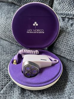 Vintage Lady Norelco Triple header Electric Razor