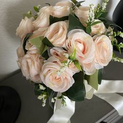 Bridal, Quinceañera, light peach color roses bouquet