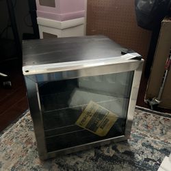 New Mini Fridge 