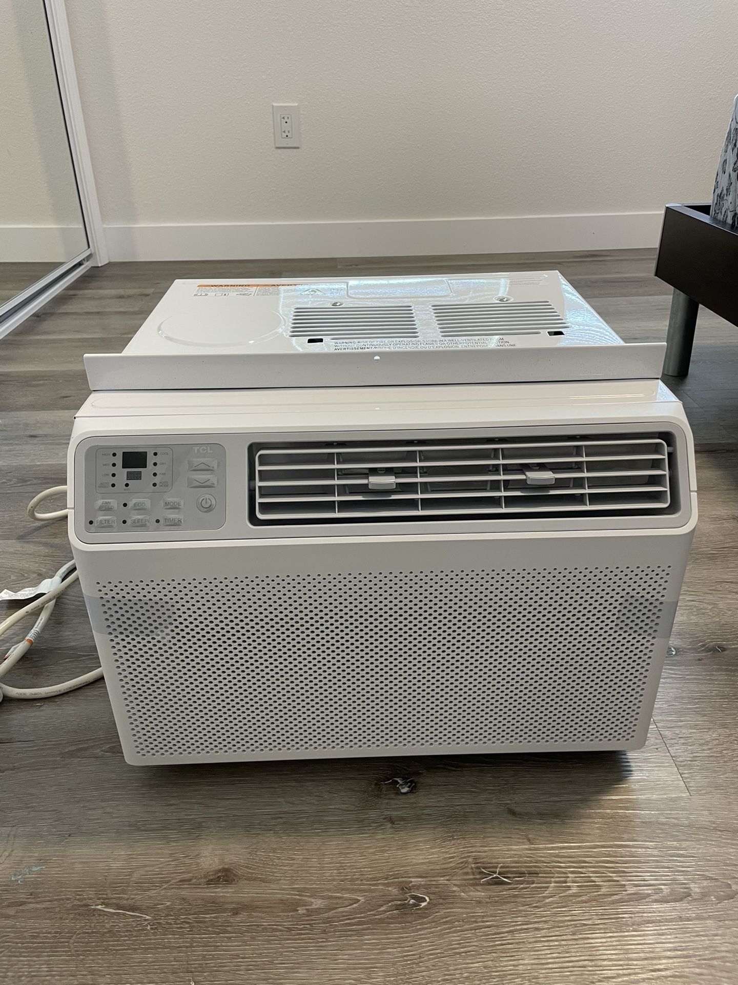 10000 BTU Smart Window Air Conditioner, Fan and Dehumidifier, 450 sq. ft., Remote Control