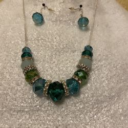 19” Silver tone Chain With Blue green Crystal Glass Beaded Necklace &earrings Set