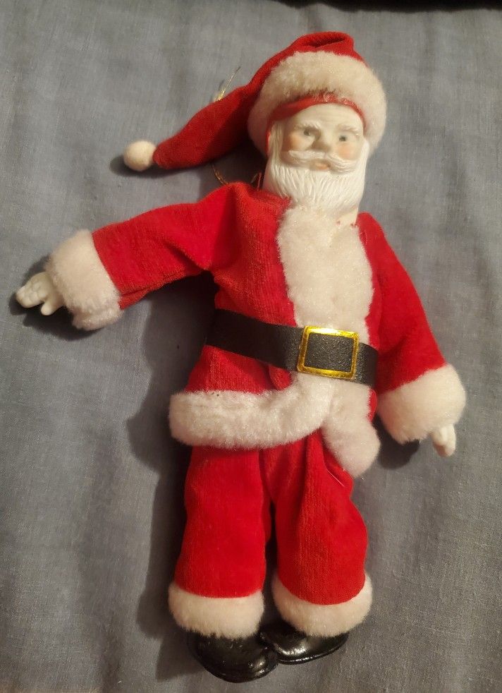 VINTAGE SANTA CLAUS PORCELINE HEAD , HANDS & FEET STUFFED 7 "INCHES ORNAMENT DECORATION PRE-OWNED