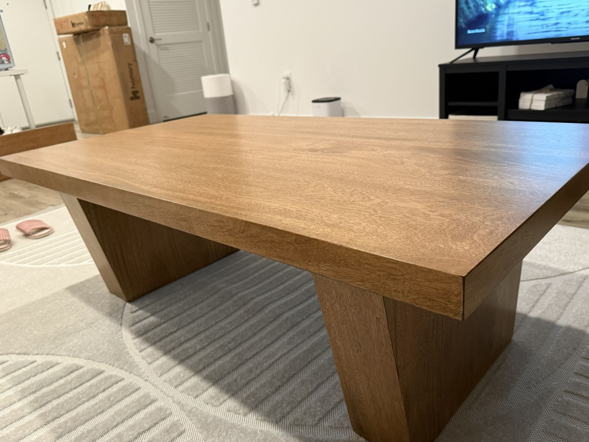 Kristiland Coffee Table