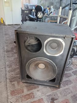 Peavy 1820 bass enclosure