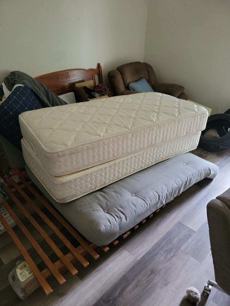 Serta King Mattress Set